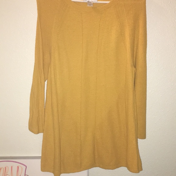 Women’s Sweater - Picture 1 of 3